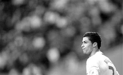 客战梅州建功，英博18岁小将杨铭锐斩获职业生涯首球（客场对阵梅州，18岁小将杨铭锐为英博攻入职业处子球）