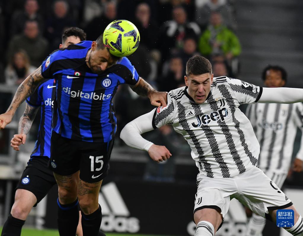 这脚传球是不是开挂？（这一脚传球逆天了吧？）