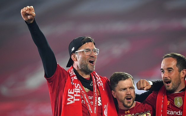 这还是足球吗？对手两红后摩洛哥U17全场80脚射门16-0取胜