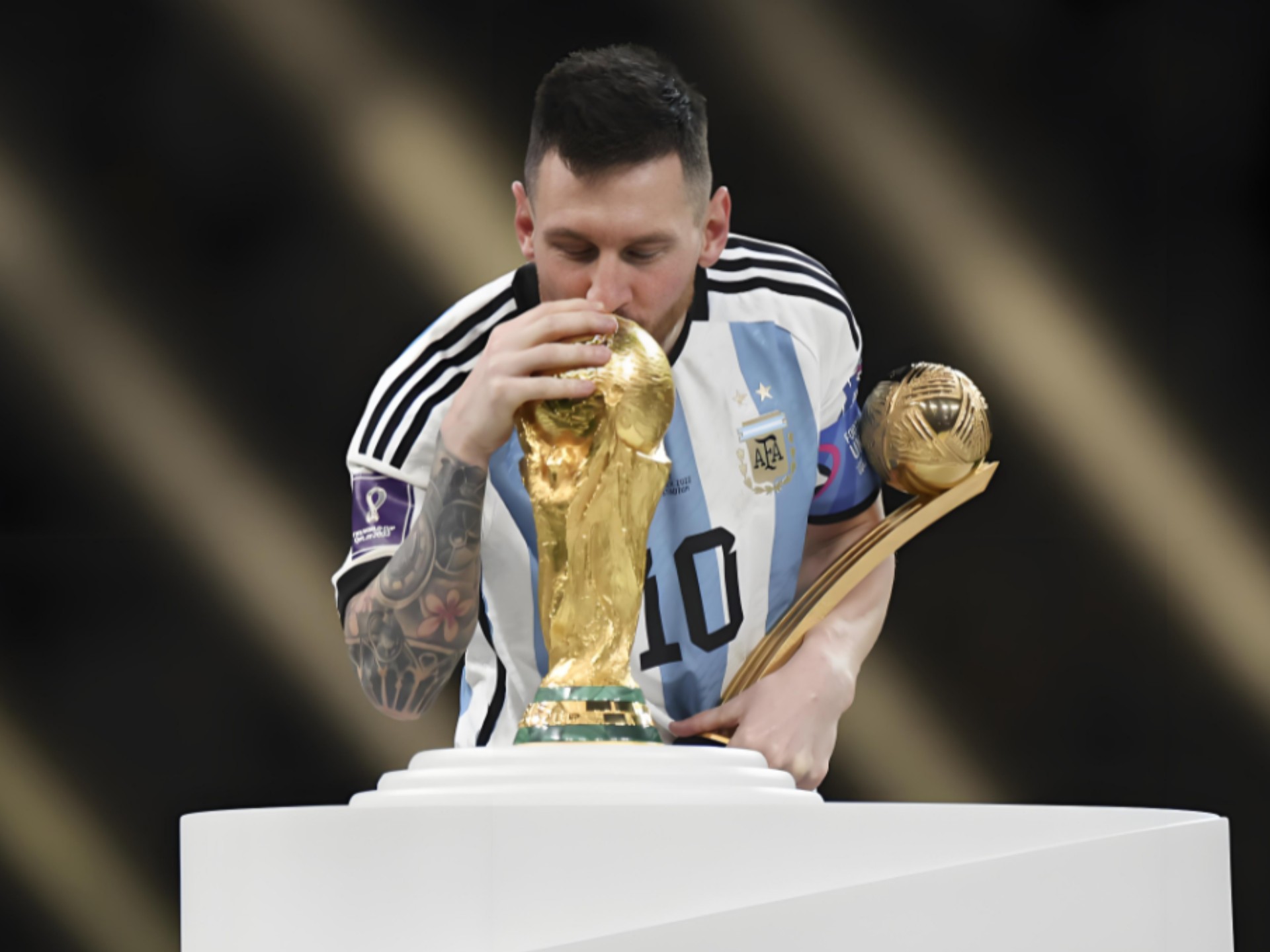 詹姆斯三节战罢得6分，距离连续1298场得分上双还差4分（三节仅得6分，詹姆斯距连续1298场得分上双还差4分）