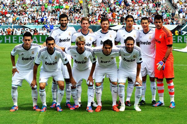 干净又卫生！贝克汉姆晒印度行学习制作美食视频（贝克汉姆印度之行分享亲学美食视频，制作过程洁净讲究）