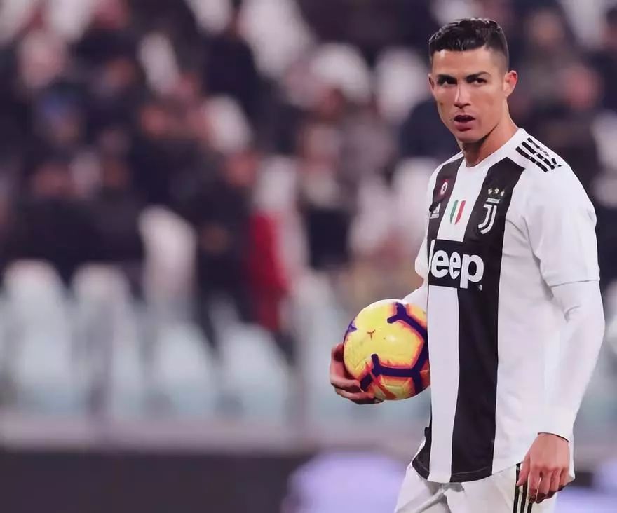 体育精神，霍伊伦祝贺麦克托米奈和苏格兰晋级世界杯