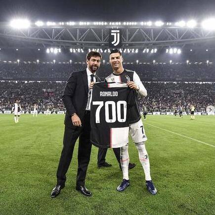 扎戈：托蒂睡觉打呼噜还说梦话；吐西蒙尼口水是因他故意挑衅（扎戈回忆往事：托蒂睡觉会打呼还说梦话；对西蒙尼吐口水因其故意挑衅）