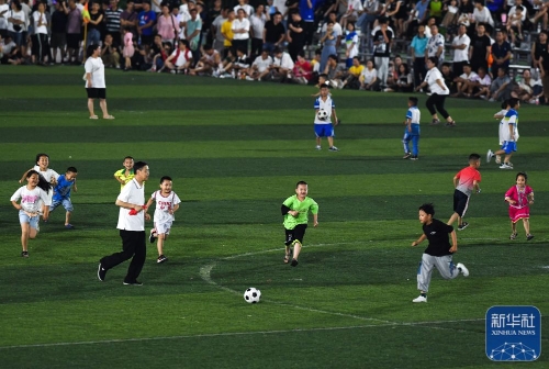 15岁道曼禁区内天秀回旋破门，青年欧冠阿森纳4-2逆转拜仁（青年欧冠：15岁道曼禁区回旋神射，阿森纳4-2逆转拜仁）