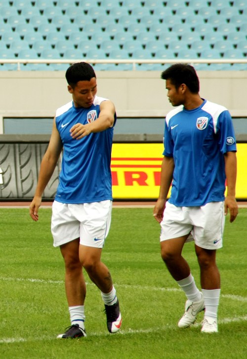 队报专栏：登贝莱，一个无私男人成为法国年度英雄的故事（队报专栏：登贝莱，一位无私者的法国年度英雄之路）