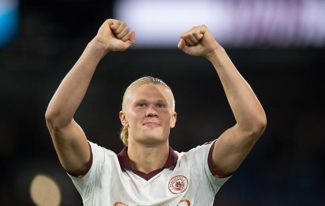 中超欠薪问题严峻，俱乐部准入难，财务困境持续，亟需解决。（中超欠薪严峻、准入受阻，财务困局持续，亟待化解）