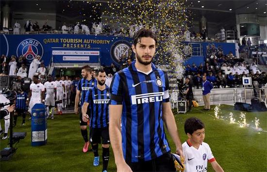 灾难发挥！弗拉门戈门将罗西底线救球险丢球+扑救脱手致丢球（梦游表现！弗拉门戈门将罗西底线回救险送礼+扑救脱手酿失球）