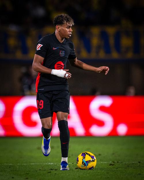 欧冠夺冠赔率：大巴黎紧追巴萨 阿森纳升至第3（欧冠夺冠赔率更新：巴黎圣日耳曼逼近巴萨，阿森纳升至第三）