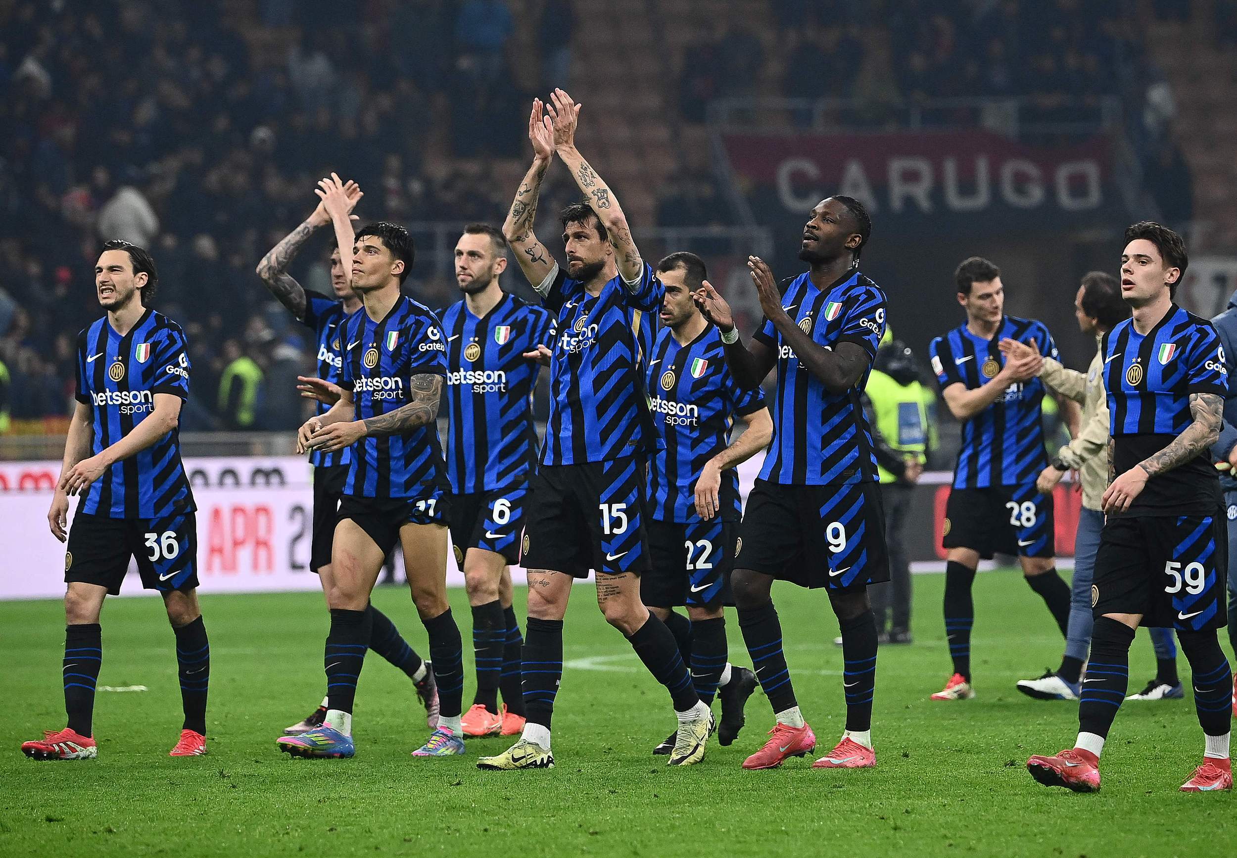 C罗打趣：詹姆斯是个好人，但我头发比他多！（C罗调侃詹姆斯：人品满分，发量我更胜一筹）