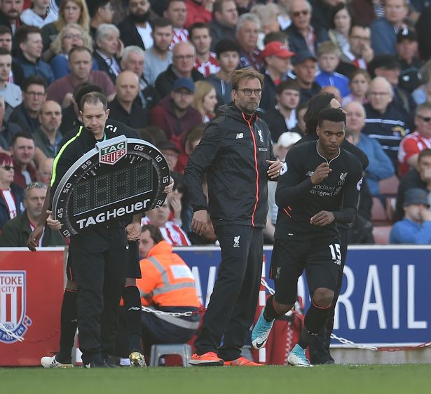 辽宁连续大胜展实力（辽宁连场大捷彰显统治力）