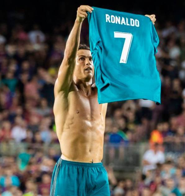 米兰补强后防线时出现新名字：萨索洛的杰伊·伊德泽斯