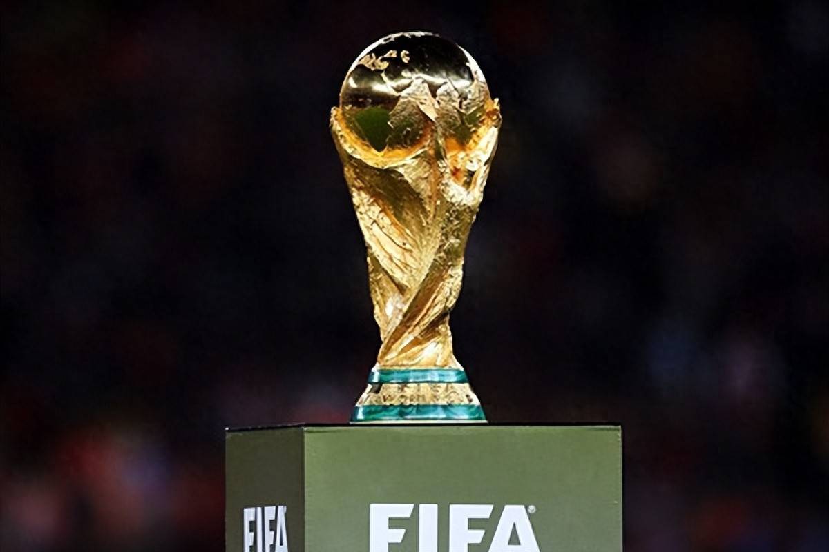 斯基拉：那不勒斯依然想租梅努，球员也想要获得更多出场机会