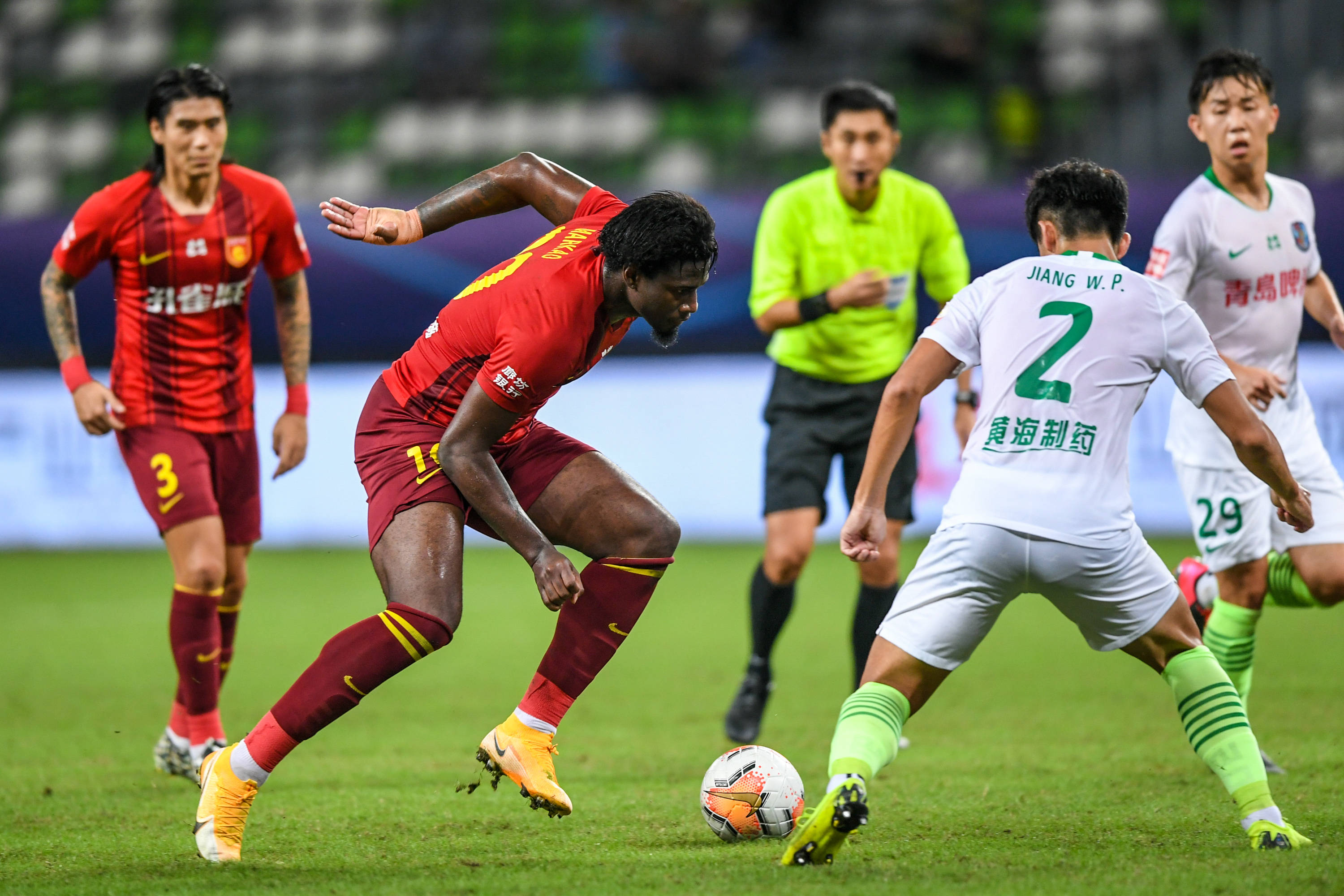 中超引援规则对球队的影响（引援政策如何影响中超球队）