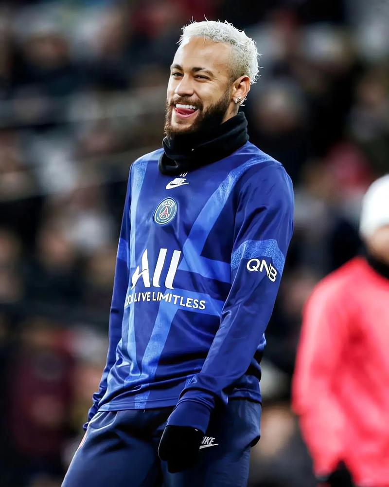 名宿：尼科-帕斯像托蒂，他是意甲最好的球员理应回皇马效力（名宿盛赞尼科-帕斯像托蒂：意甲最佳，应重返皇马）