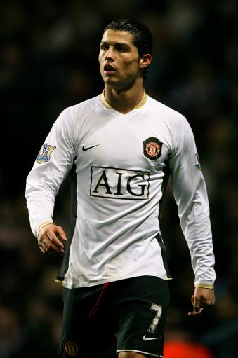 阿莱格里：现在的成绩并不是惊喜；迈尼昂是世界前三门将之一（阿莱格里称当前战绩不算意外 迈尼昂跻身世界前三门将）